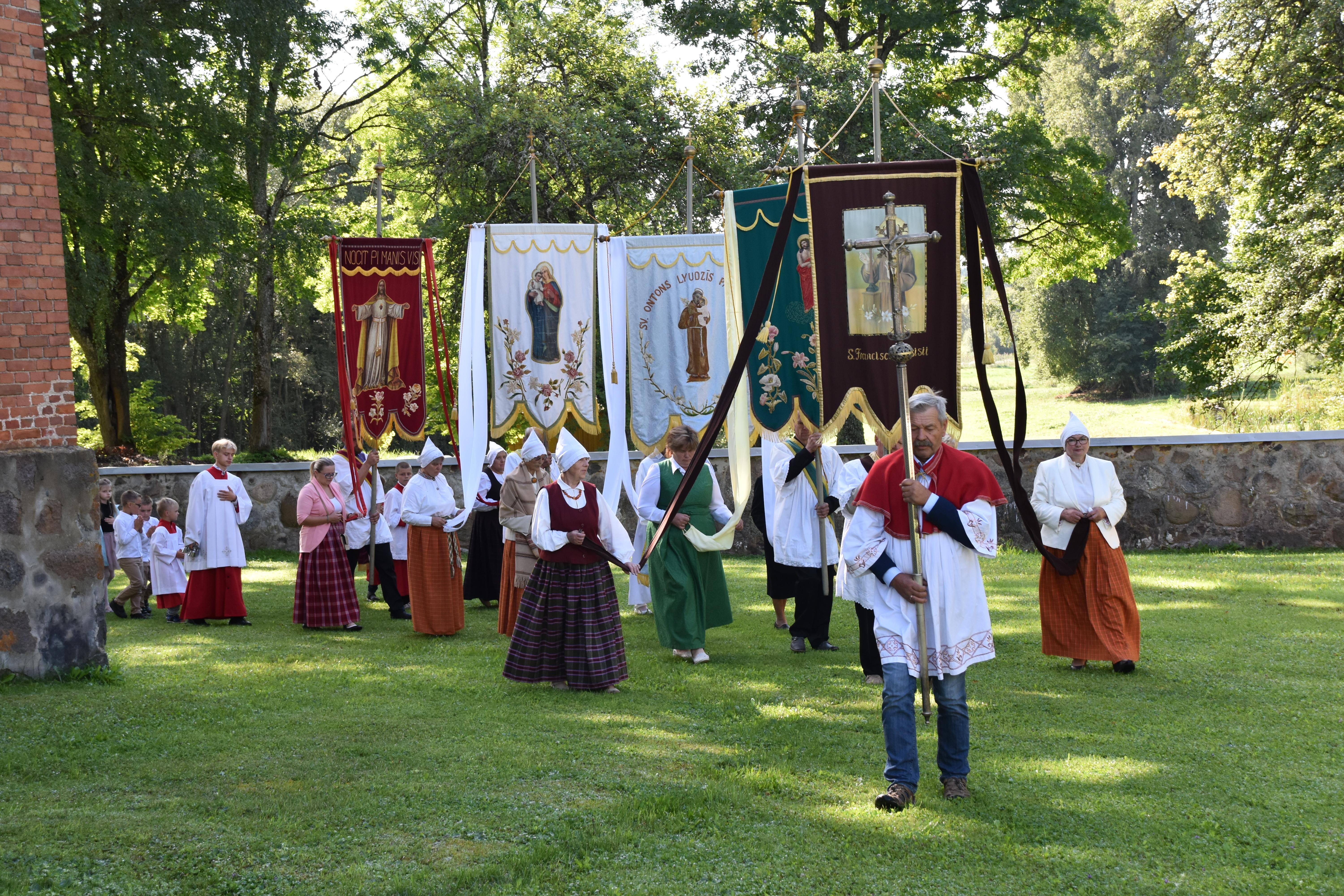 euharistiskā procesija