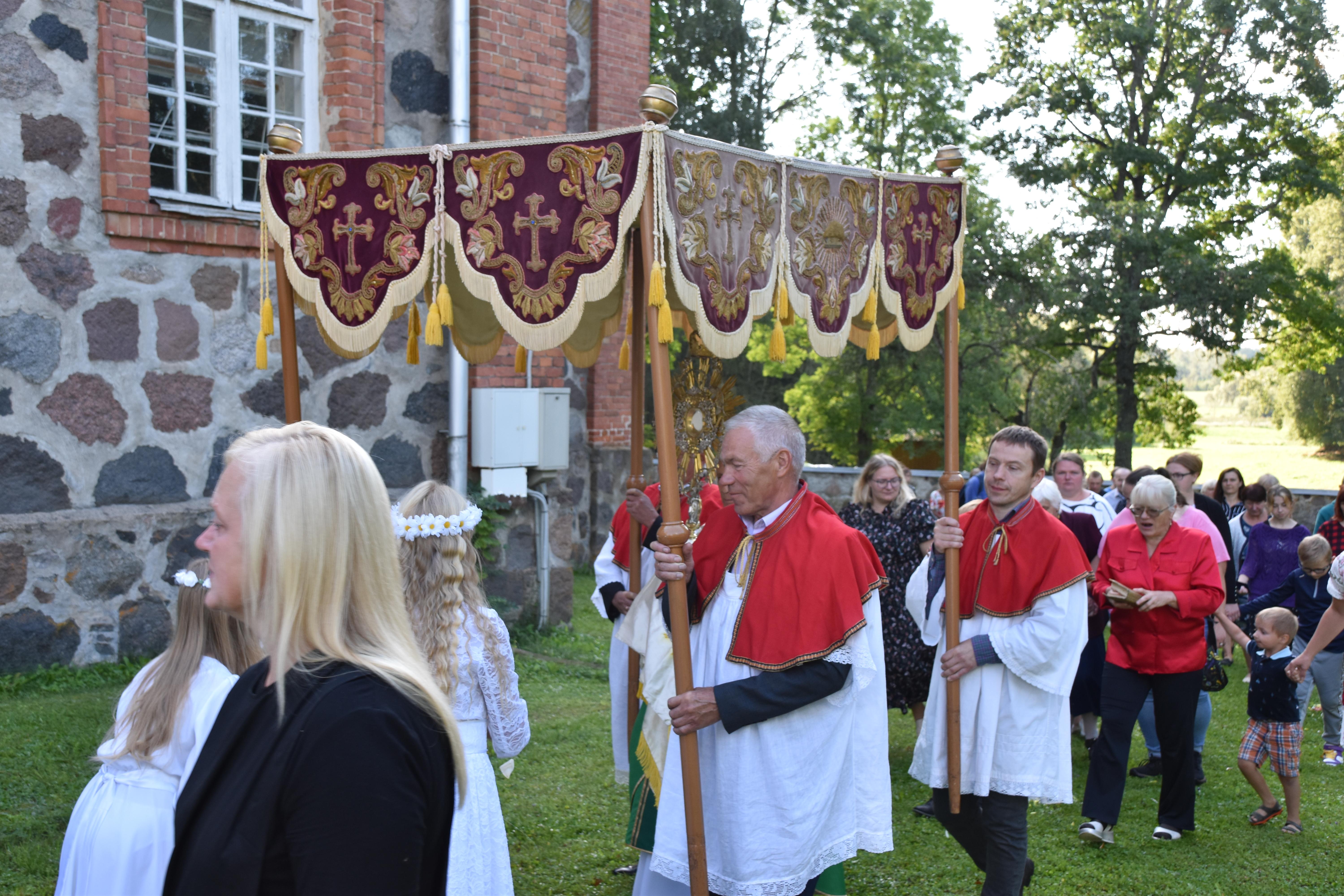 euharistiskā procesija