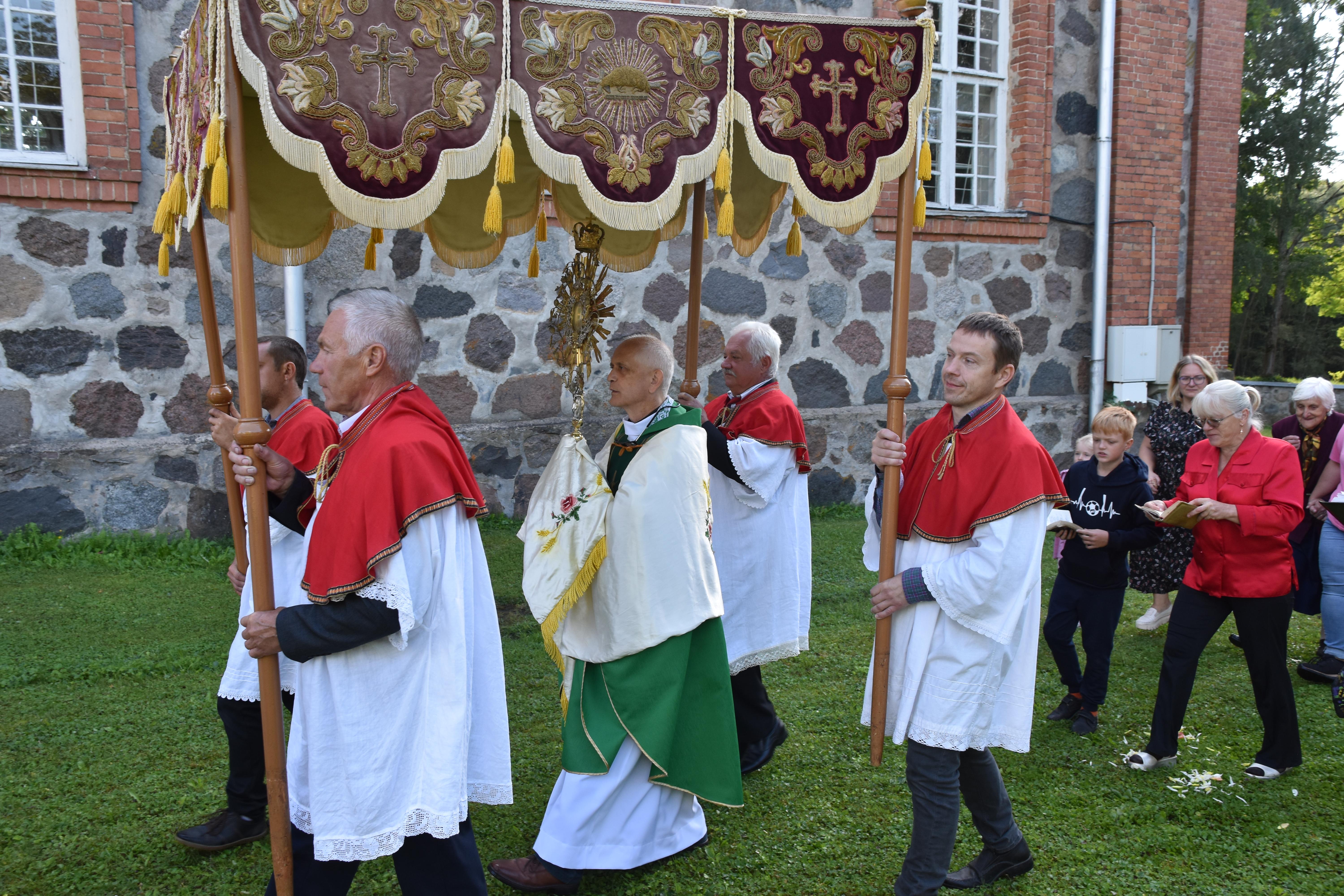 euharistiskā procesija