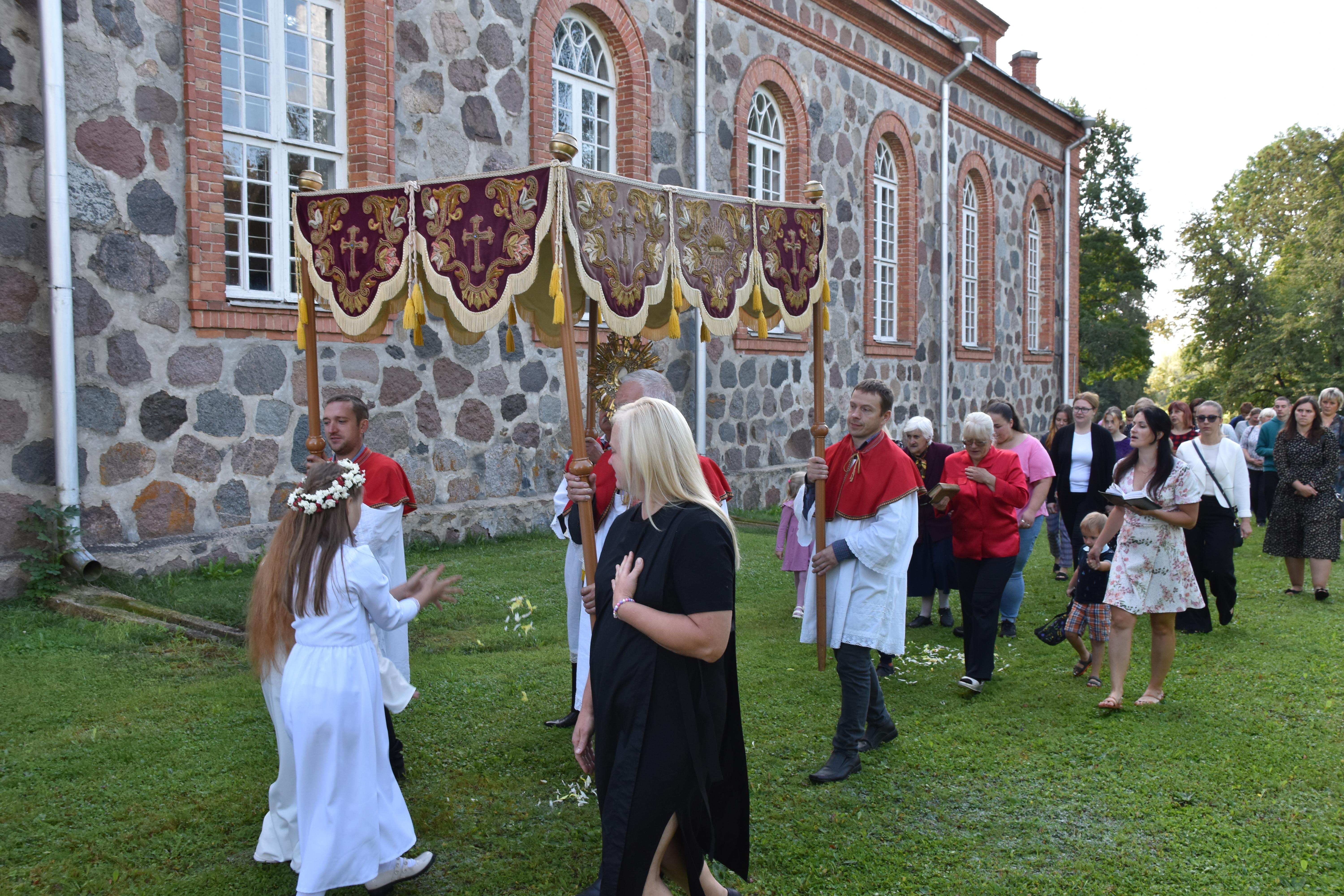 euharistiskā procesija