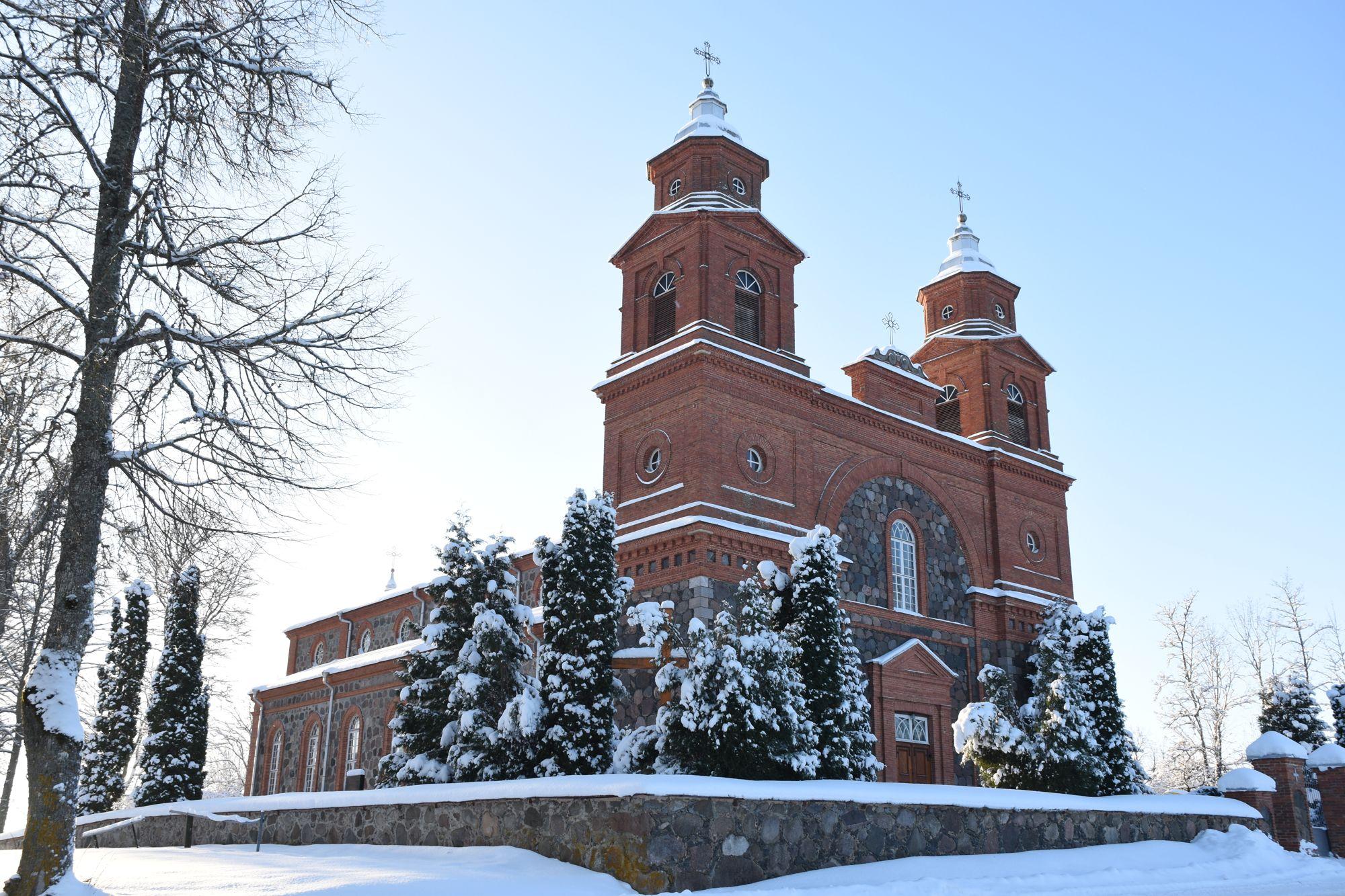 Vārkavas baznīca ziemā