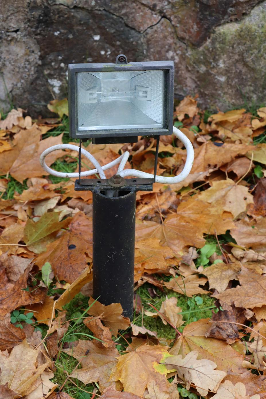 kvēldiega prožektors