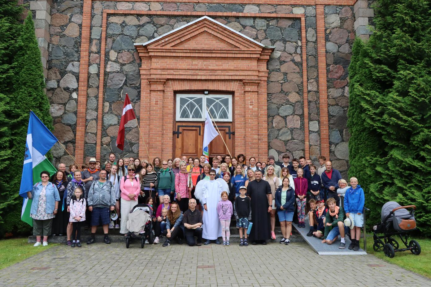 svētceļnieki no Salaspils