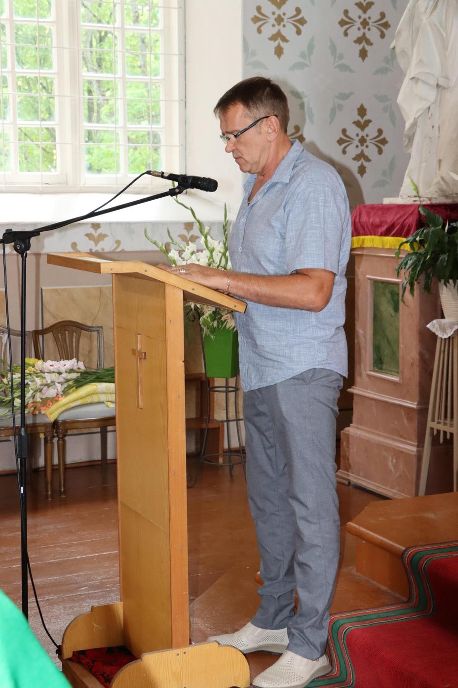 PIRMĀ SVĒTĀ KOMŪNIJA VĀRKAVAS BAZNĪCĀ