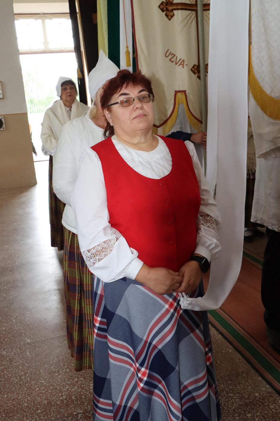 PIRMĀ SVĒTĀ KOMŪNIJA VĀRKAVAS BAZNĪCĀ
