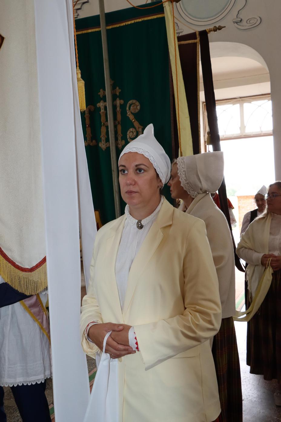 PIRMĀ SVĒTĀ KOMŪNIJA VĀRKAVAS BAZNĪCĀ