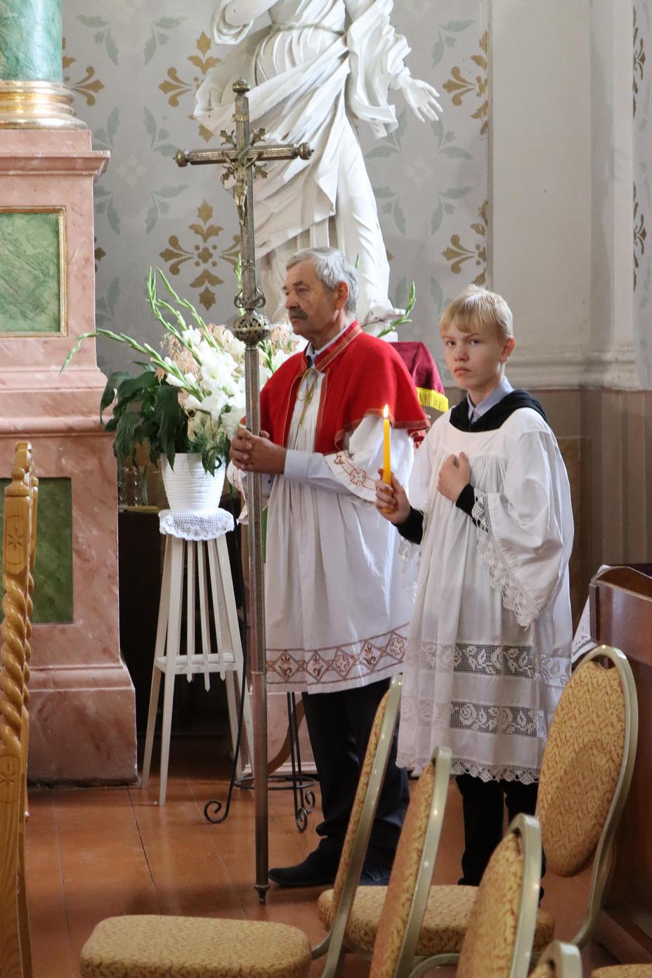 PIRMĀ SVĒTĀ KOMŪNIJA VĀRKAVAS BAZNĪCĀ